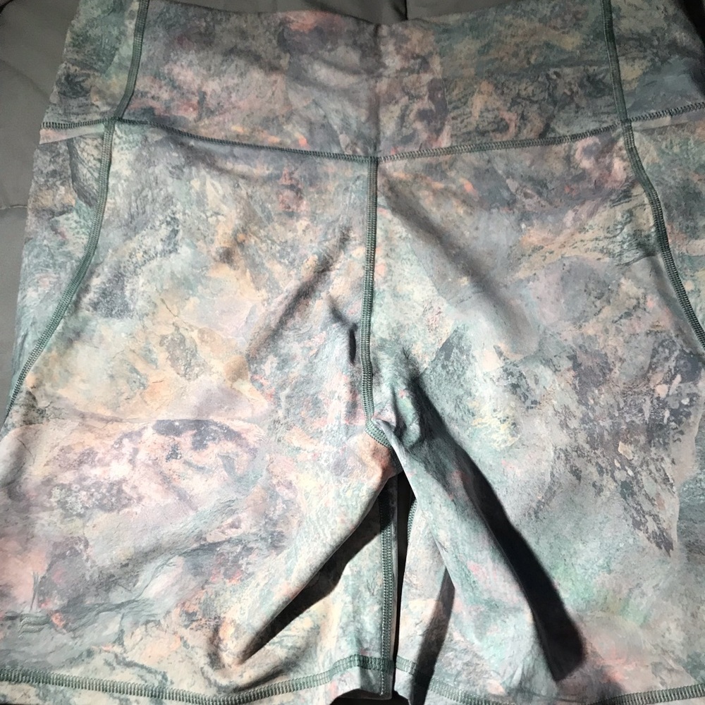 FABLETICS shorts high waisted 5” Moonrock XL